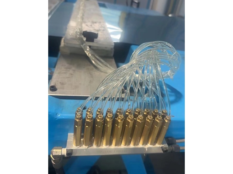 fin press oil supply system