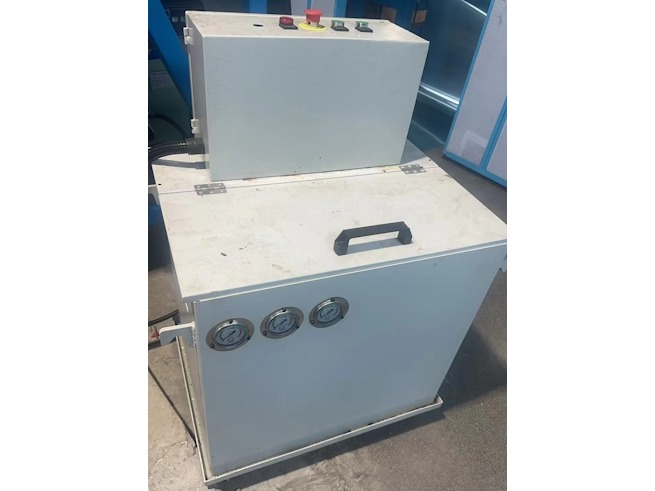 fin press oil supply system